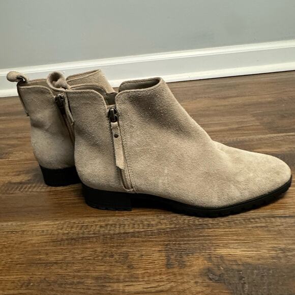 Caslon Brielle Water Resistant Bootie size 5.5M never worn outdoors MSRP $70 - Picture 3 of 13